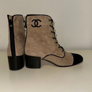 CC lace-up ankle boots booties taupe and black. size EUR 38 / US 7